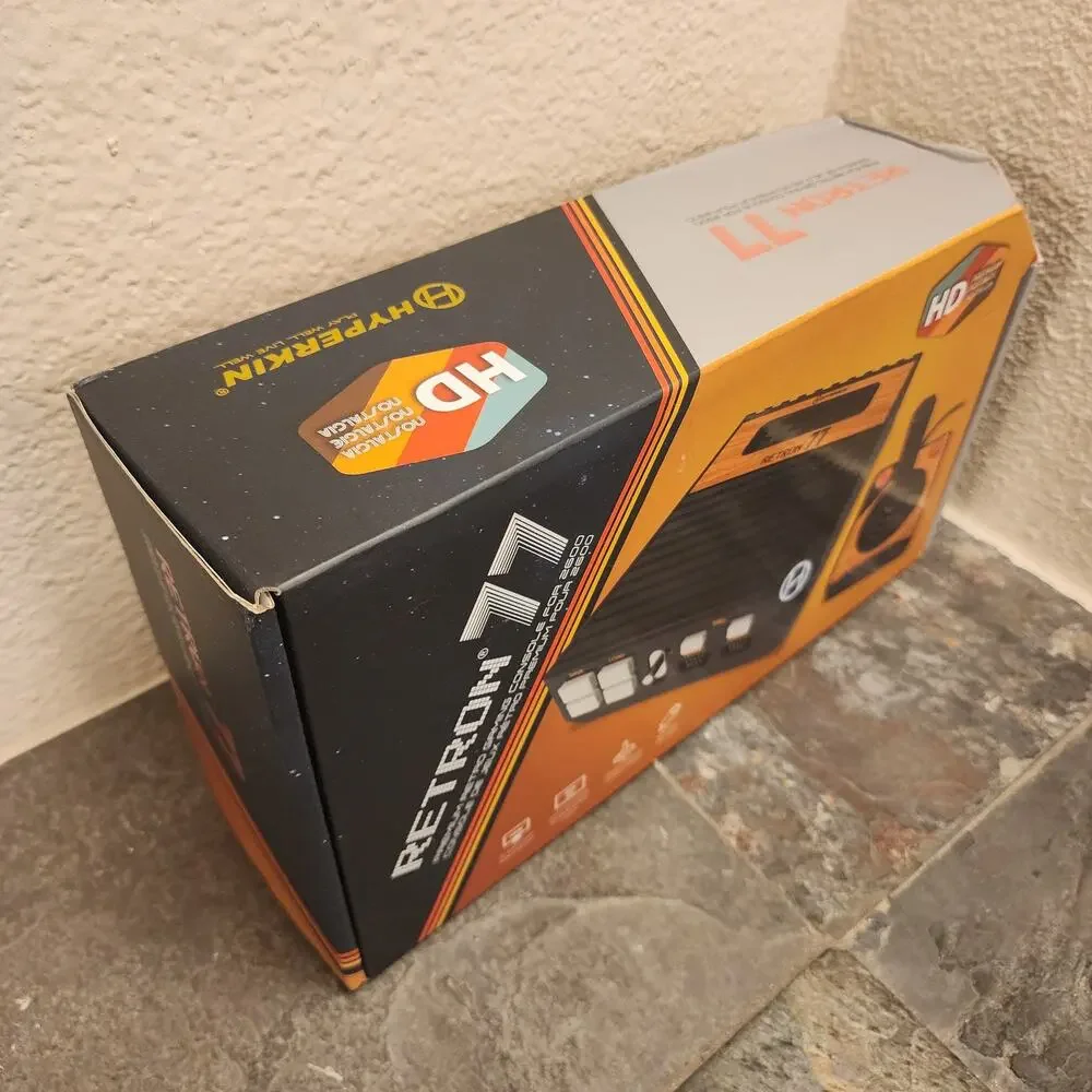 Hardware - Retron 77, for Atari 2600 games (NEW) - Hyperkin